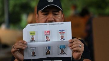Cuatro días después de las elecciones, los salvadoreños desconocen los resultados finales de sus votaciones a presidente y diputados.