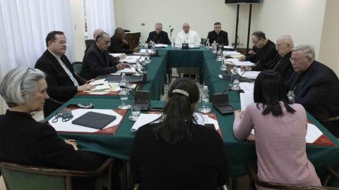 Las tres teólogas que participaron en el Consejo de Cardenales: Jo Bailey Wells, sor Linda Pocher y Giuliva Di Berardino.