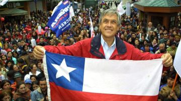 Piñera fue candidato a la presidencia por primera vez en 2005, pero perdió contra Michelle Bachelet.