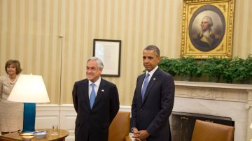 El histórico momento cuando Sebastián Piñera ocupó la silla presidencial de la Casa Blanca