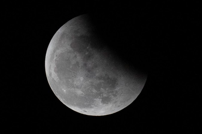 Nave espacial con destino al polo sur de la Luna despega con éxito desde Florida
