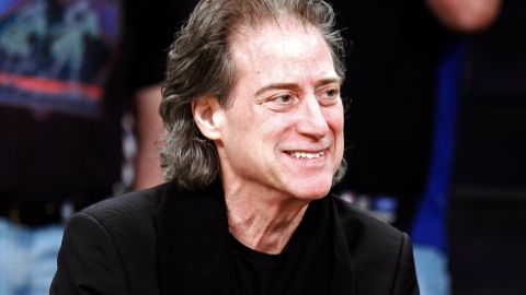 Murió el comediante Richard Lewis, conocido por Curb Your Enthusiasm