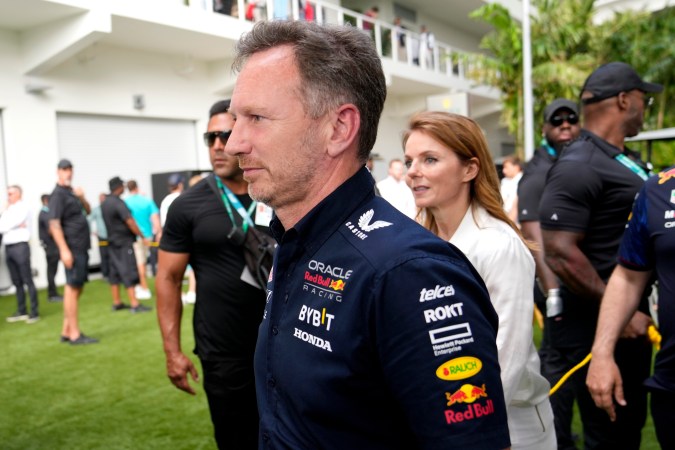 El británico Christian Horner se encuentra en el ojo del huracán después de la acusación en su contra por comportamiento indebido.