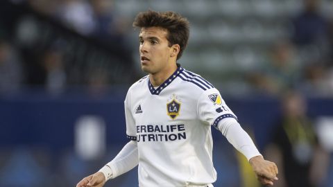 Riqui Puig, mediocampista del LA Galaxy.