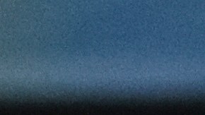 El director técnico del Feyenoord, Arne Slot, saludando al mexicano Santiago Giménez luego de ser sustituido en un partido.