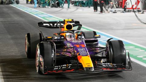 El piloto mexicano de Red Bull, Sergio "Checo" Pérez, durante un momento del Gran Premio de Las Vegas de la pasada temporada de la Fórmula 1.