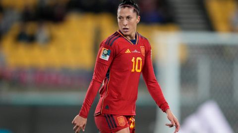 FILE - Spain's Jennifer Hermoso reacts after missing a scoring chance during the Women's World Cup Group C soccer match between Japan and Spain in Wellington, New Zealand, Monday, July 31, 2023. FIFA’s player of the year awards are up for grabs Monday, Jan. 15, 2024 with the women’s award finalists being 2023 World Cup winners Aitana Bonmatí and Jenni Hermoso of Spain, plus Linda Caicedo of Colombia. (AP Photo/John Cowpland, File)