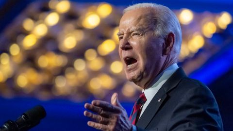 Biden critica la decisión sobre embriones en Alabama y afirma que es un desprecio a las mujeres