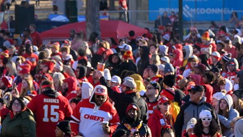 Tiroteo con heridos genera caos en la celebración del Super Bowl en Kansas City
