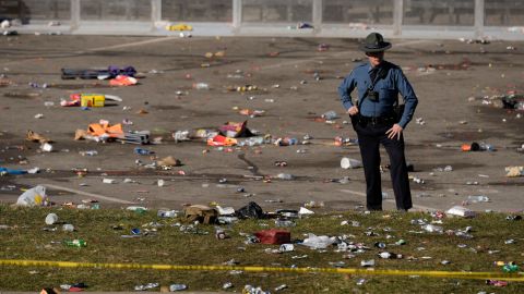 Tiroteo en celebración del Super Bowl suma al menos un muerte y 10 heridos; hay dos detenidos