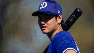 La estrella japonesa, Shohei Ohtani, durante una sesión de entrenamiento con los Dodgers durante el Spring Training 2024.