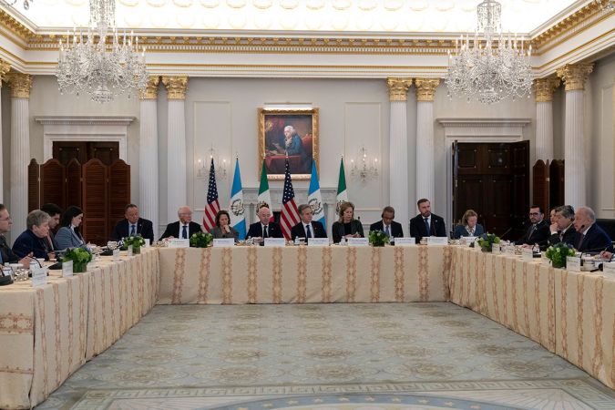 Antony Blinken insta a los cancilleres de México y Guatemala redoblar la coordinación migratoria