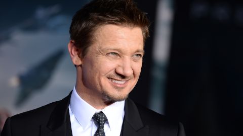 Jeremy Renner hizo una aparición sorpresa en los People's Choice Awards: “Se siente bien estar de regreso”