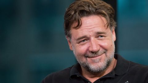 Russell Crowe reveló que se fracturó las piernas y de dio cuenta diez años después