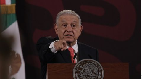 AMLO sugiere trasladar la Estatua de la Libertad a México por el caso Julian Assange
