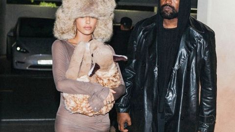 Bianca Censori y Kanye West en Dubai.