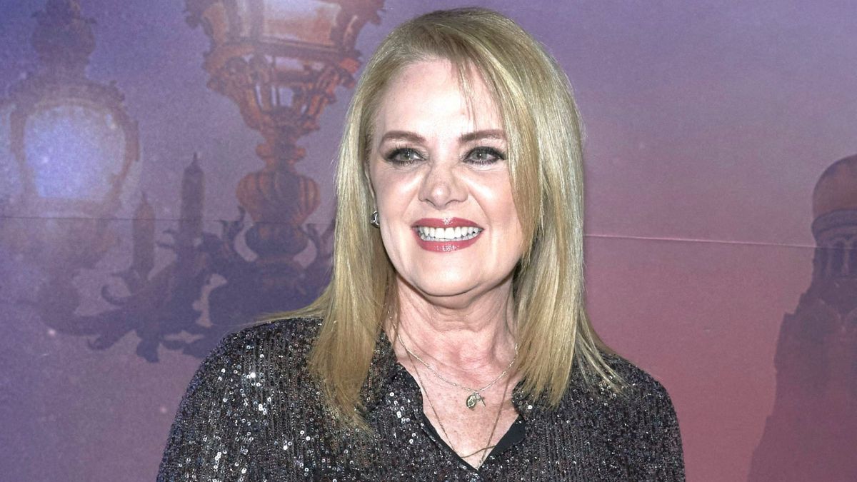 Erika Buenfil defiende a Eduardo Yáñez de las críticas por su atrevida