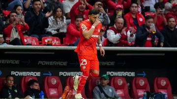 El mediocampista de Toluca Alexis Vega después de su gol en la reaparición con los 'Diablos Rojos'  respondió a las críticas por su salida de Chivas.