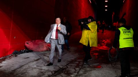 El técnico de los Xolos de Tijuana, Miguel Herrera le dijo a La Opinión, que se magnifica todo lo que hace, pero que nunca le faltaría al respeto a los aficionados de Xolos.