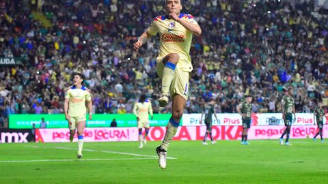 Jonathan Rodríguez en festejo de gol de la polémica victoria del América sobre León. Foto:Ramón Balandrán.