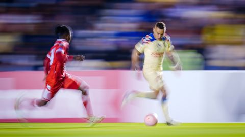 El uruguayo Jonathan Rodríguez abrió el camino de la victoria del América sobre Real Estelí de Nicaragua con su gol en la primera mitad. Foto: Rafael Vadillo