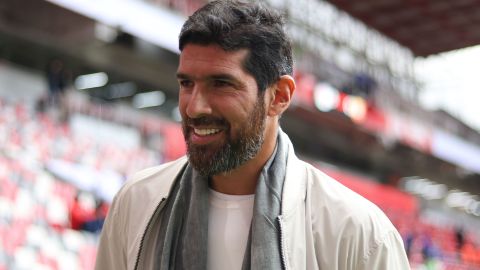 El charrúa Sebastián Abreu, se dio cita en el juego Toluca vs Herediano y tambièn aprovechò su estancia en la Ciudad de México, para visitar las instalaciones de su ex equipo, Cruz Azul. Foto:Jesús Esquivel