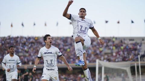 Memo Martínez abrió el marcador.