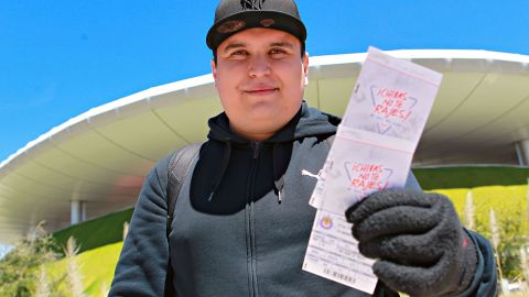Los aficionados de 'Chivas' agotaron los abonos por el resto de la temporada y se evitaán los problemas para adquirir sus entradas el resto de la temporada Clausura 2024 de la Liga MX.Foto: Jorge Barajas.