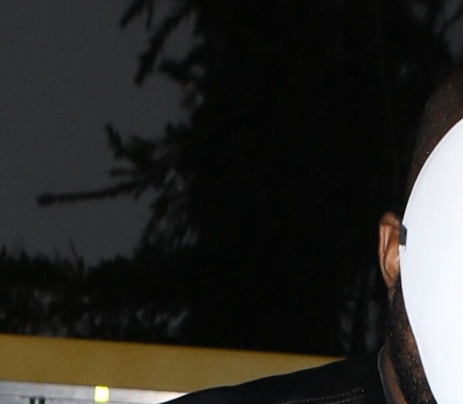 Kanye West con una máscara de Jason por Los Ángeles.