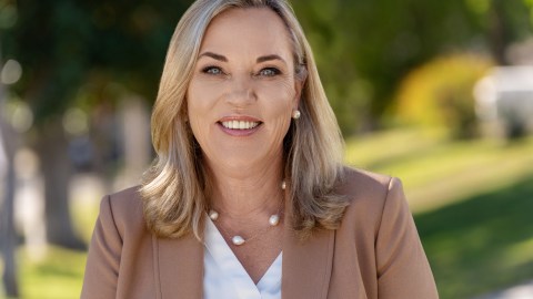 La supervisora Kathryn Barger va por su tercer y último periodo en la Junta de Supervisores del condado de Los Ángeles. (Cortesía Oficina Kathryn Barger)