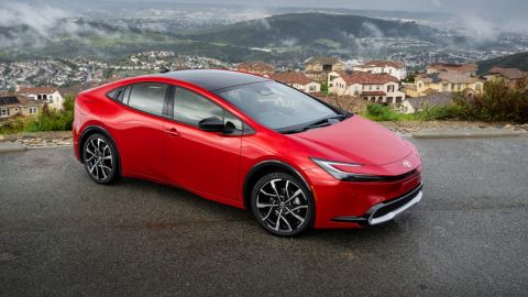 El Toyota Prius Prime 2024 figura dentro de la lista