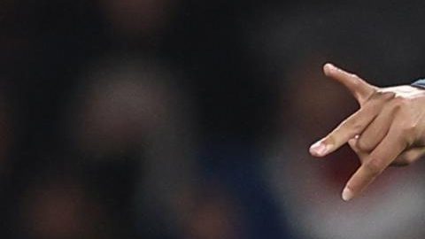 Paris (France), 07/02/2024.- Paris Saint Germain's Kylian Mbappe (L) in action during the Coupe de France round of 16 soccer match between Paris Saint Germain (PSG) and Brest at Parc des Princes in Paris, France, 07 February 2024. (Francia) EFE/EPA/Mohammed Badra