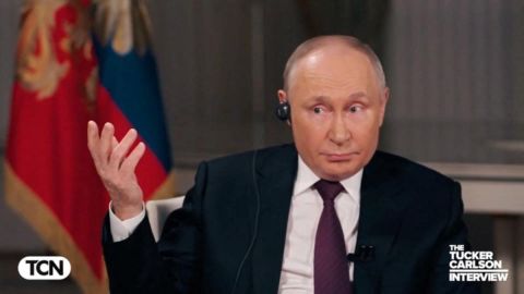 Putin le concedió una inusual entrevista a Tucker Carlson.