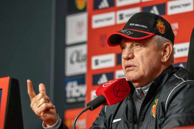 El entrenador del Mallorca, Javier Aguirre durante la rueda de prensa previa al partido de semifinales de Copa del Rey que disputarán el martes ante la Real Sociedad.