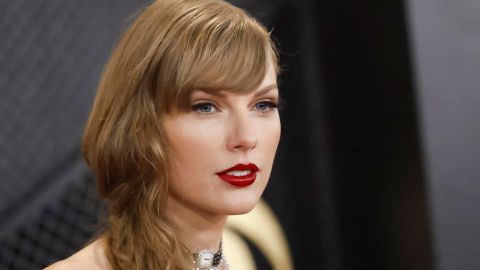 Los Angeles (United States), 04/02/2024.- US musician Taylor Swift arrives for the 66th annual Grammy Awards ceremony at Crypto.com Arena in Los Angeles, California, USA, 04 February 2024. EFE/EPA/CAROLINE BREHMAN