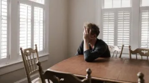 Algunos analistas sugieren que estas órdenes ejecutivas no dan soluciones concretas a los problemas de vivienda.
