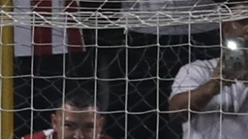 Byron Bonilla del Real Estelí en el momento de anotar el penalty que puso adelante a su equipo sobre el América. Foto:Jorge Torres