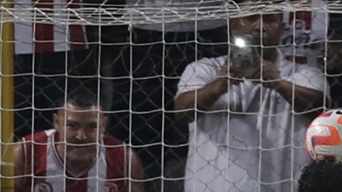 Byron Bonilla del Real Estelí en el momento de anotar el penalty que puso adelante a su equipo sobre el América. Foto:Jorge Torres