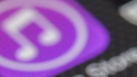 El monitoreo de redes sociales por la policía carece de regulaciones adecuadas.