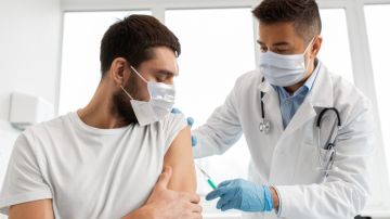 Qué vacunas contra el COVID-19 ofrecen la mayor protección según una investigación