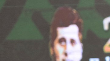 AMLO dice que hay "mano negra" de sus opositores en las protestas de Ayotzinapa en Palacio Nacional