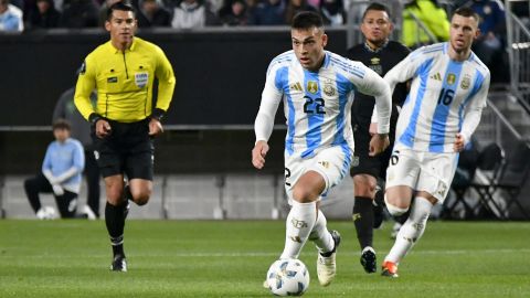 Philadelphia (United States), 23/03/2024.- Lautaro Martinez (22) of Argentina in action during a friendly international soccer match against El Salvador at Lincoln Financial Field in Philadelphia, USA, 22 March 2024. (Futbol, Amistoso, Filadelfia) EFE/EPA/BASTIAAN SLABBERS