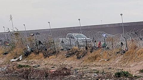 Aumenta la llegada de migrantes a la frontera de EE.UU. por retraso en la entrada en vigor de la ley SB4
