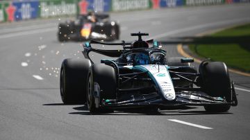 Melbourne (Australia), 22/03/2024.- George Russell of Mercedes in action during Free Practice One ahead of the Formula 1 Australian Grand Prix, at the Albert Park Grand Prix Circuit in Melbourne, Australia, 22 March 2024. EFE/EPA/JOEL CARRETT AUSTRALIA AND NEW ZEALAND OUT