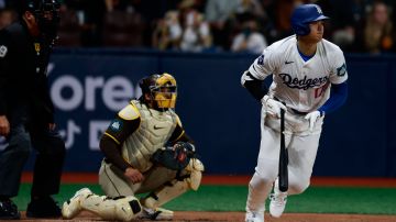 Seoul (Korea, Republic Of), 21/03/2024.- Shohei Ohtani (R) of Los Angeles Dodgers in action during the 2024 MLB Seoul Series game between the Los Angeles Dodgers and the San Diego Padres at Gocheok Sky Dome in Seoul, South Korea, 21 March 2024. (Corea del Sur, Seúl) EFE/EPA/JEON HEON-KYUN