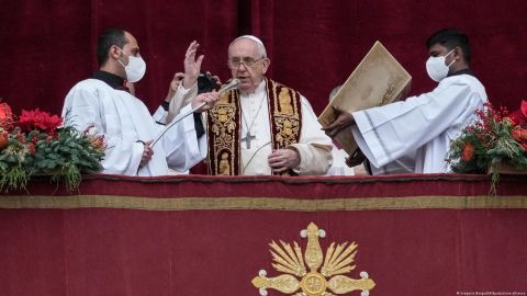 El papa pide no desatender centros que acogen a migrantes