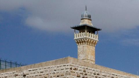 Israel niega a palestinos rezo en Explanada de las Mezquitas