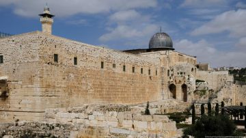 Israel niega a palestinos rezo en Explanada de las Mezquitas