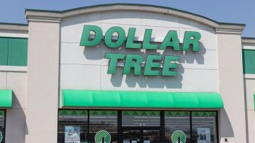 Fachada de la tienda de descuentos Dollar Tree, donde puedes encontrar ofertas muy buenas.