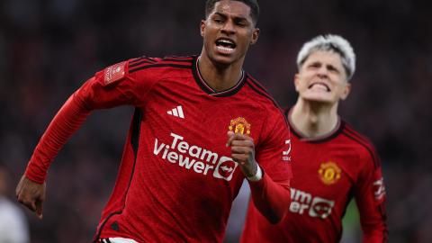 Manchester (United Kingdom), 17/03/2024.- Marcus Rashford of Manchester United (L) celebrates scoring the 3-3 goal during the FA Cup quarter-final soccer match between Manchester United and Liverpool in Manchester, Britain, 17 March 2024. (Reino Unido) EFE/EPA/ADAM VAUGHAN EDITORIAL USE ONLY. No use with unauthorized audio, video, data, fixture lists, club/league logos, 'live' services or NFTs. Online in-match use limited to 120 images, no video emulation. No use in betting, games or single club/league/player publications.
